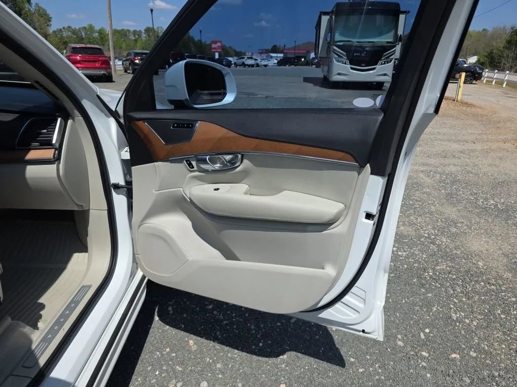 Used 2016 Volvo XC90 T6 Inscription w/ Vision Package image 53
