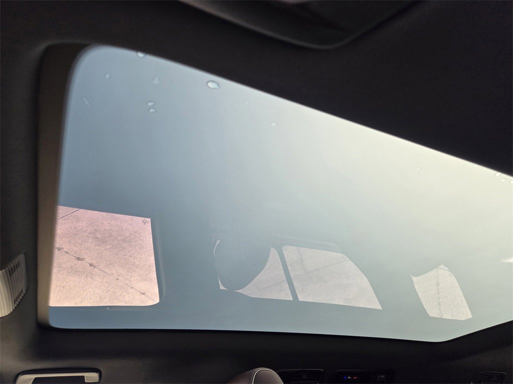 New 2025 Volkswagen ID. Buzz Pro S Plus image 20