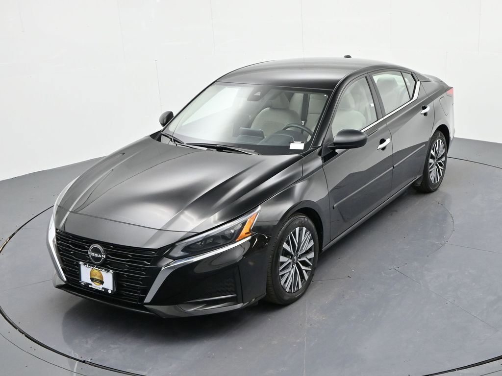 Used 2024 Nissan Altima 2.5 SV image 18