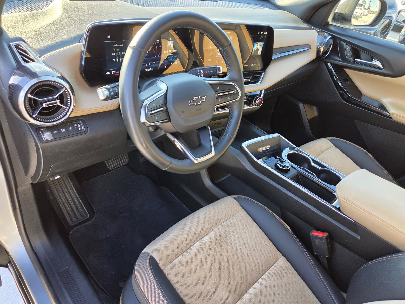 Used 2025 Chevrolet Equinox ACTIV w/ Safety and Technology Package AWD/4WD image 18