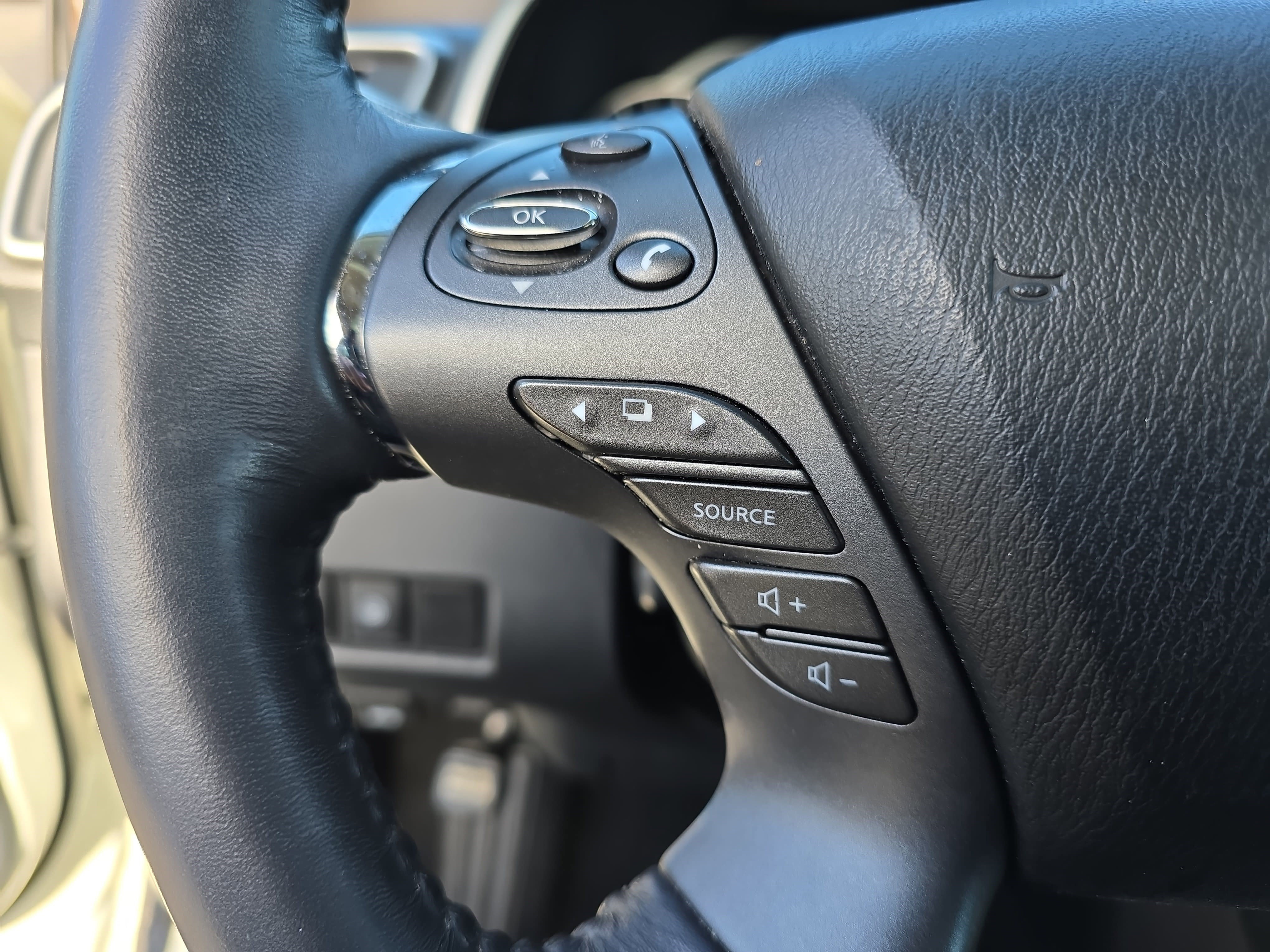 Used 2020 Nissan Murano Platinum w/ Cargo Package image 17