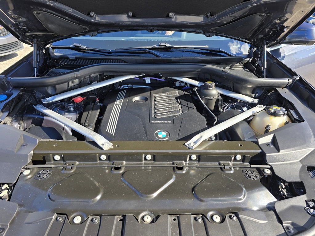 Used 2021 BMW X6 sDrive40i w/ Convenience Package image 14