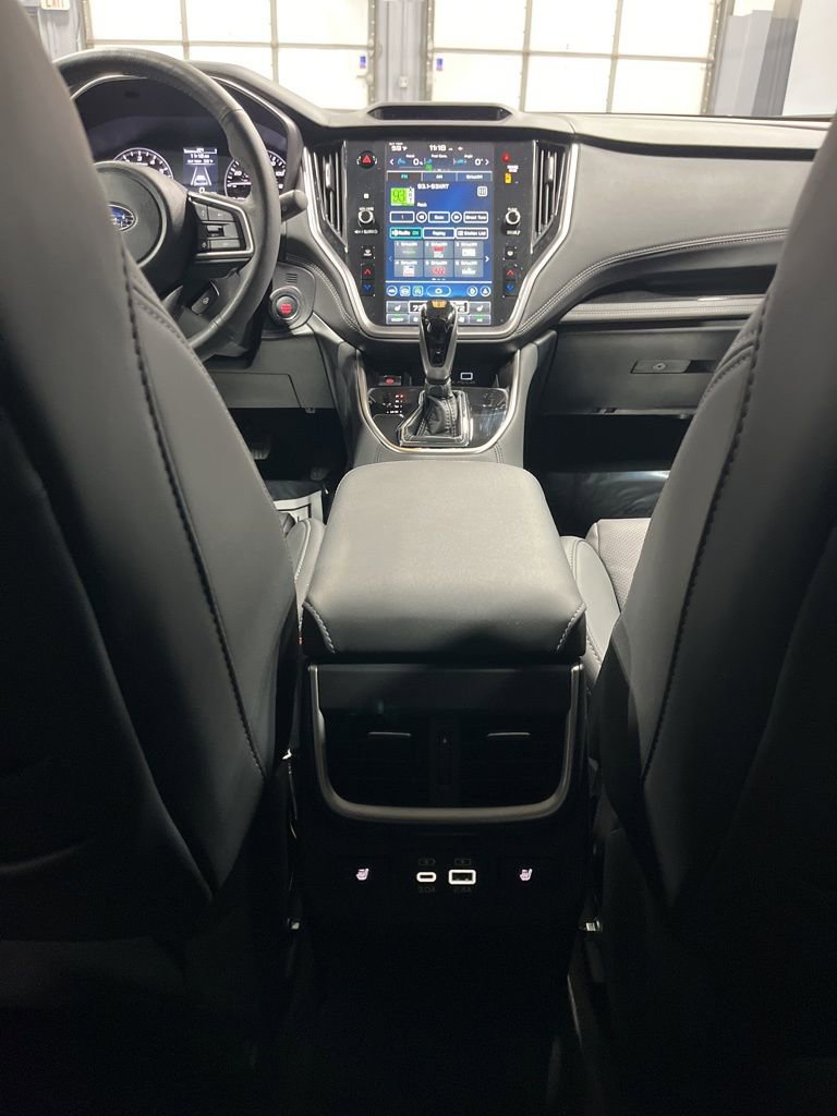 Used 2025 Subaru Outback Limited image 34