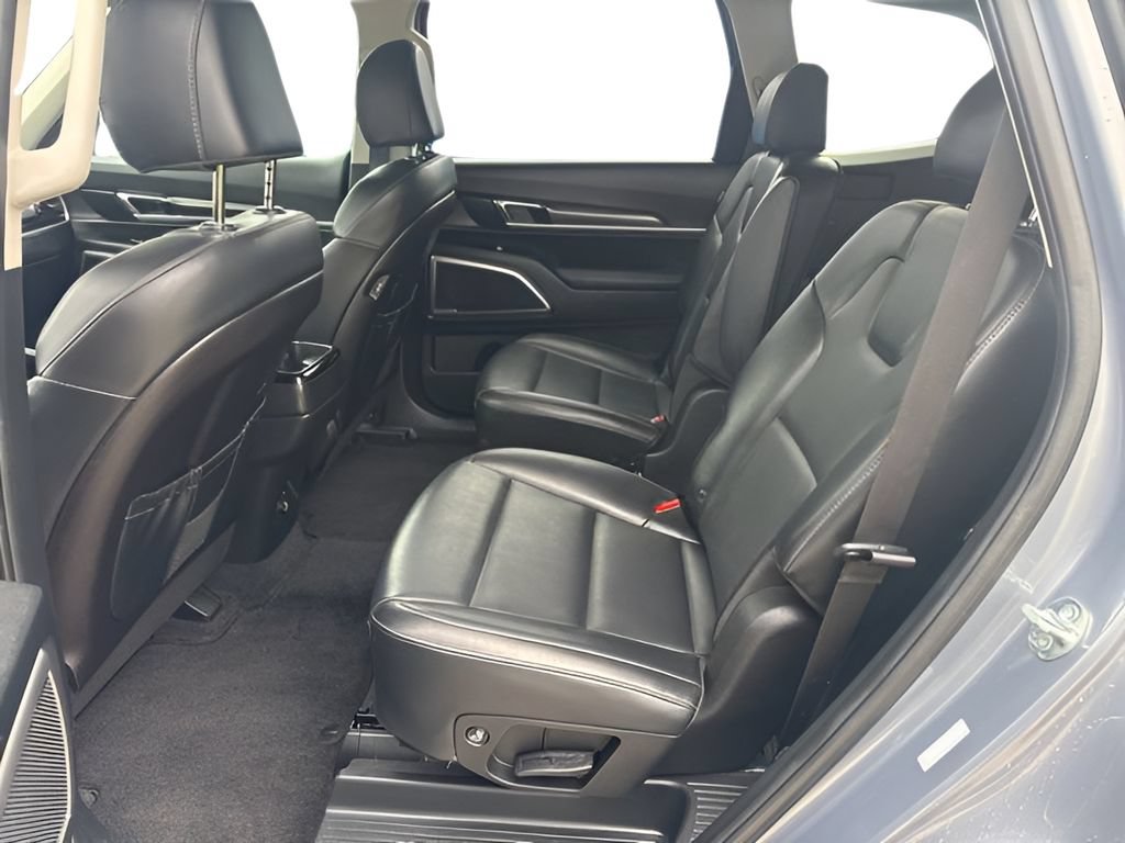 Used 2025 Kia Telluride S AWD/4WD image 14