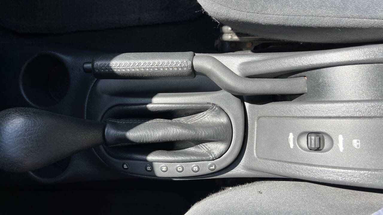 Used 2004 Chrysler Sebring LXi image 24