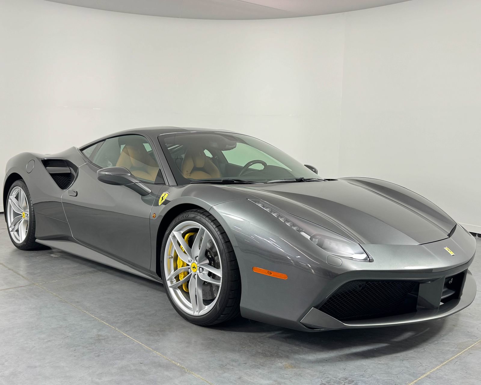 Used 2017 Ferrari 488 GTB image 3