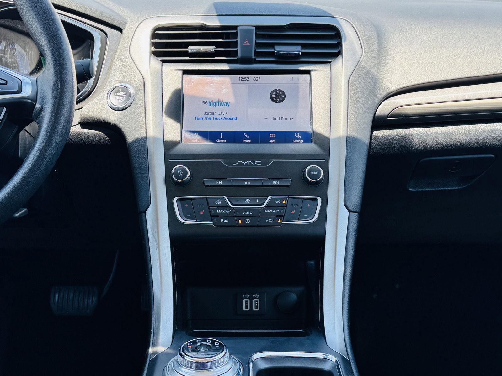 Used 2020 Ford Fusion SEL FWD image 19