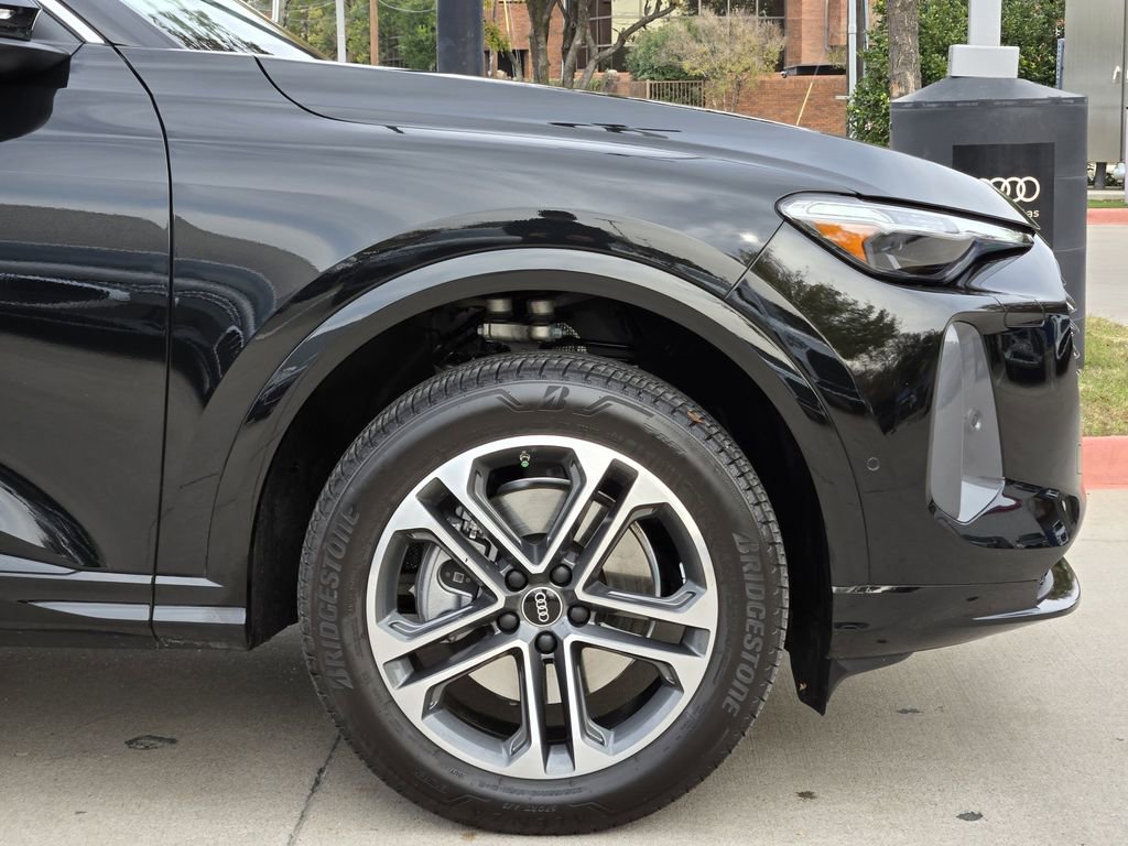 Certified 2025 Audi Q5 Premium Plus w/ Premium Plus image 11