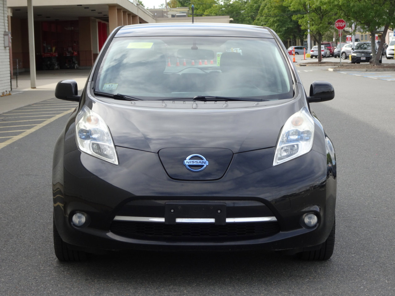 Used 2014 Nissan Leaf SV w/ LED & Quick Charge Package image 2