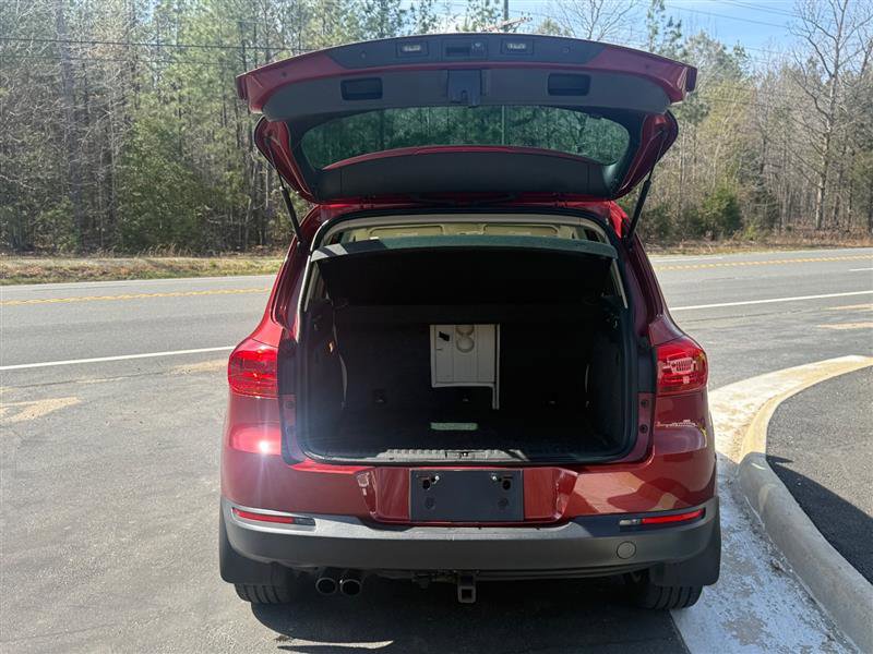 Used 2016 Volkswagen Tiguan SE image 19