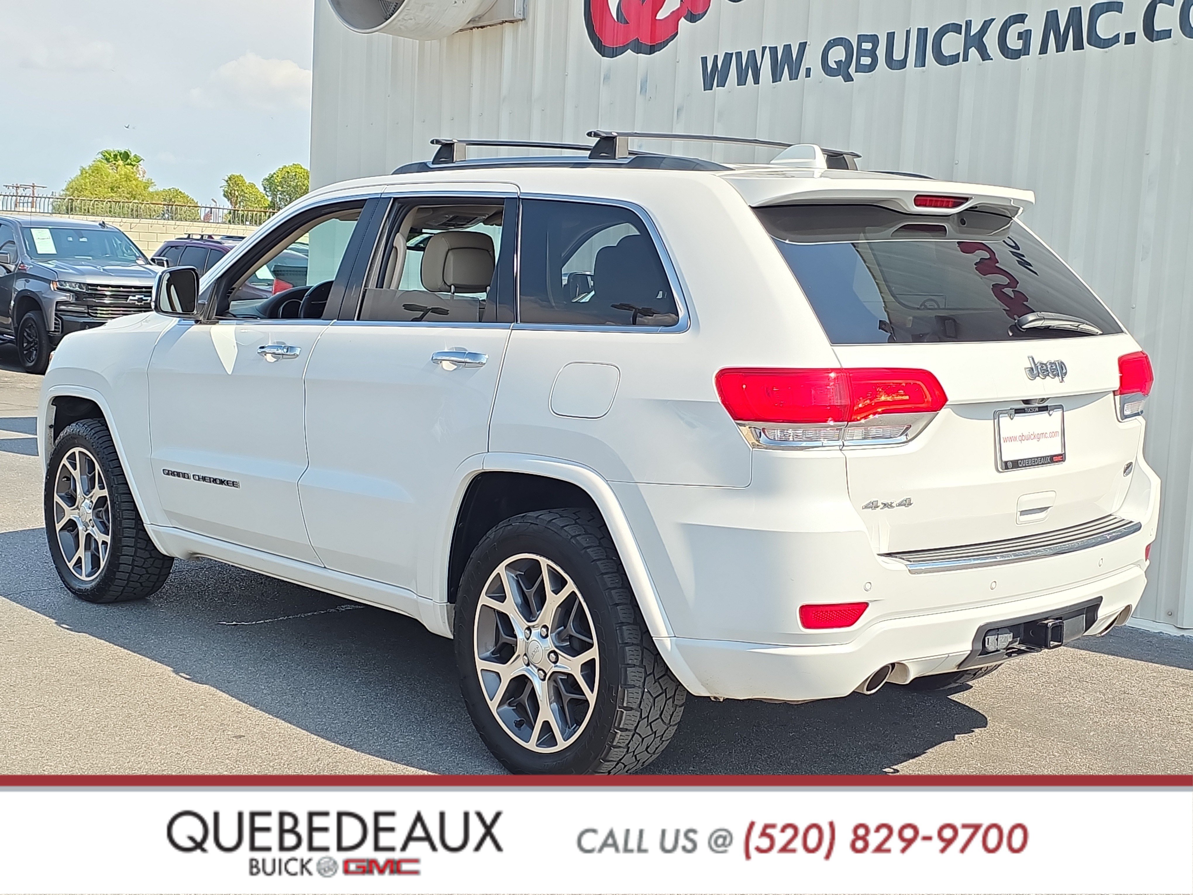 Used 2020 Jeep Grand Cherokee Overland AWD/4WD image 5
