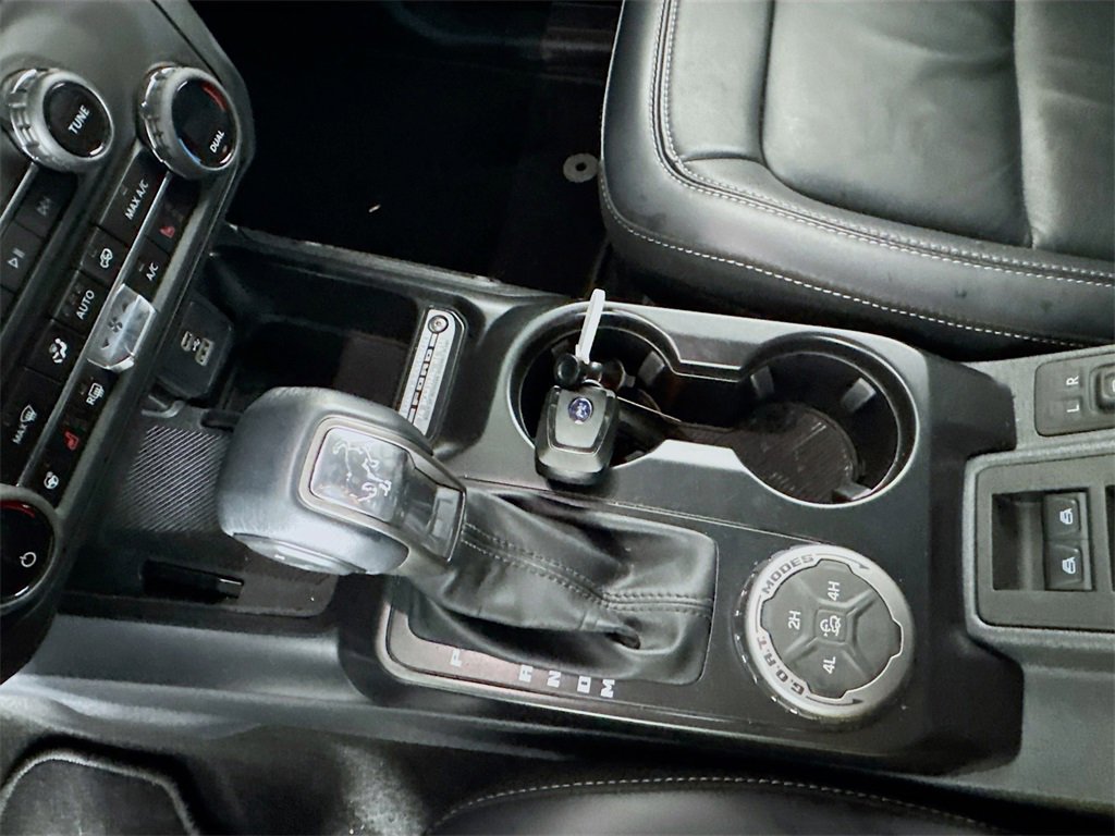Used 2025 Ford Bronco Outer Banks image 16