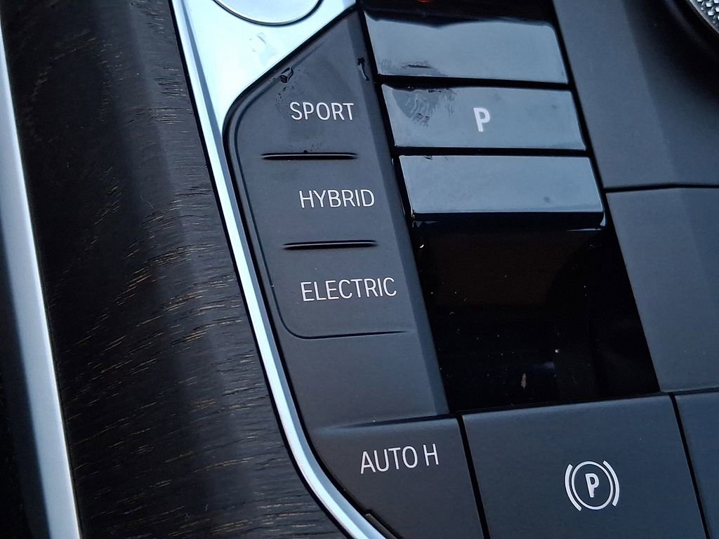 Certified 2024 BMW 330e xDrive w/ Premium Package image 20