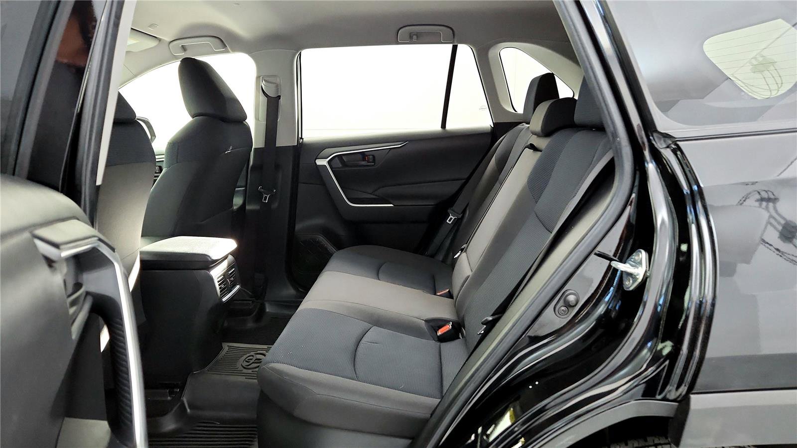 Certified 2023 Toyota RAV4 LE image 20