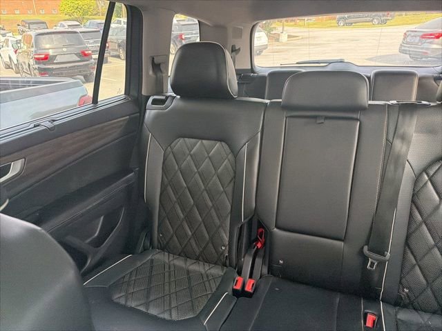 Used 2024 Volkswagen Atlas SEL Premium R-Line image 8