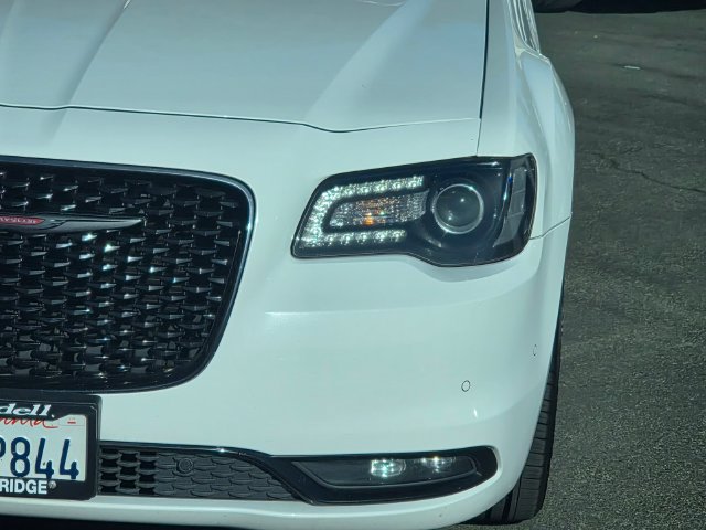 Used 2022 Chrysler 300 S RWD image 3