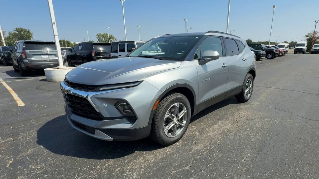 Used 2024 Chevrolet Blazer LT w/ Convenience Package FWD image 4