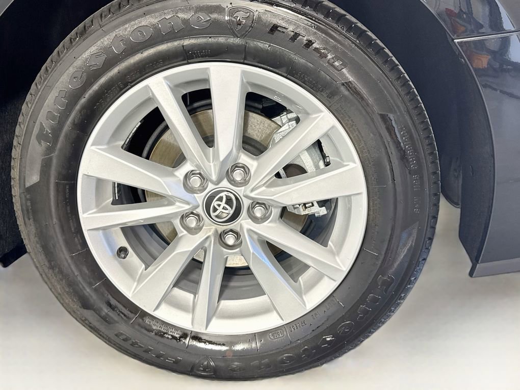 Used 2025 Toyota Camry LE FWD image 35