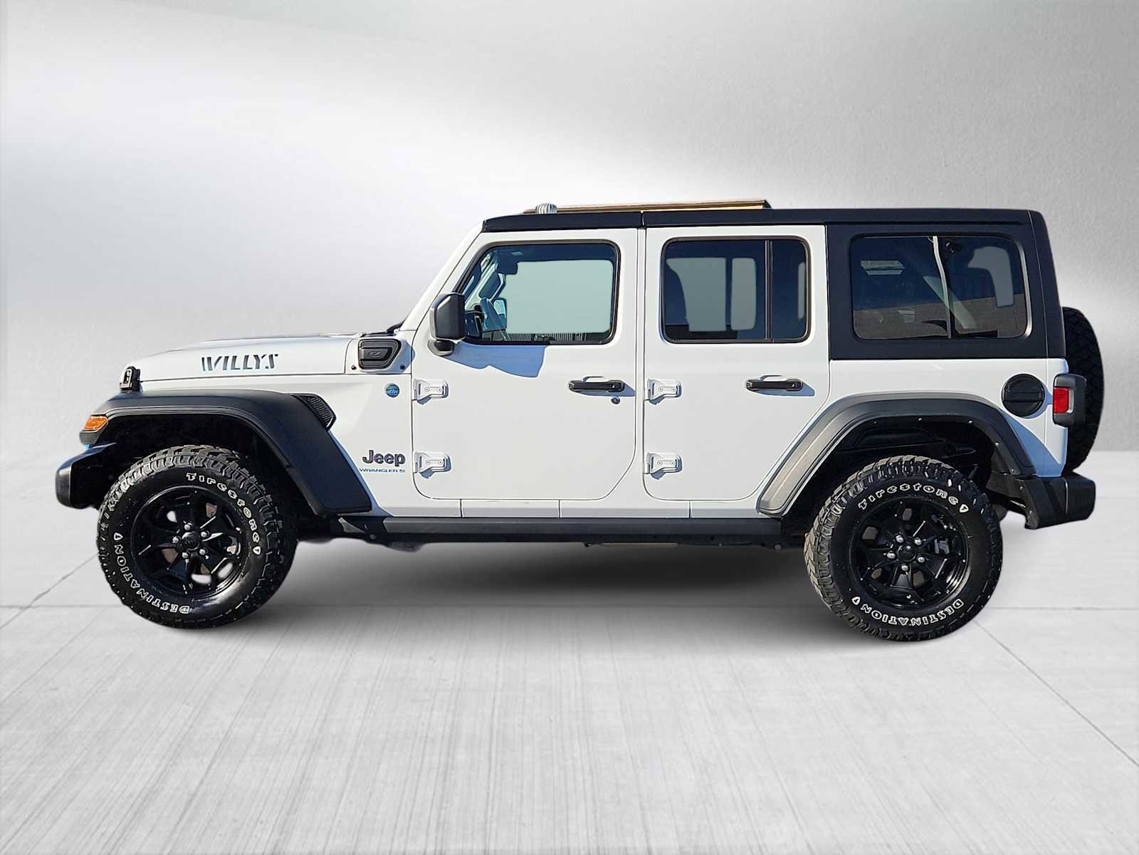 Used 2023 Jeep Wrangler Unlimited w/ Cold Weather Group image 5