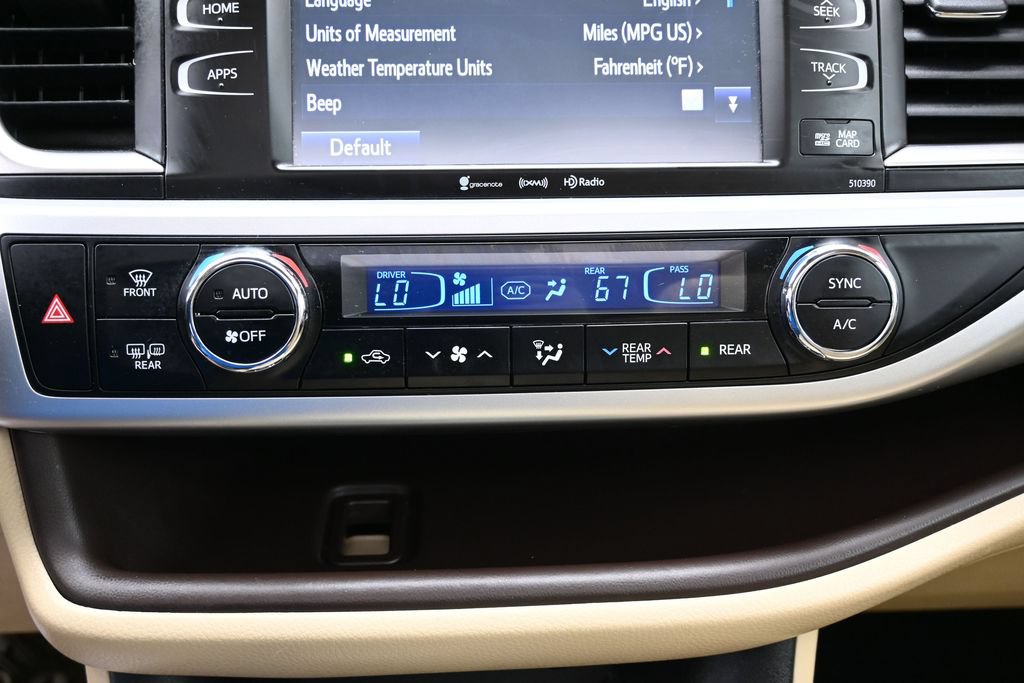 Used 2019 Toyota Highlander XLE AWD/4WD image 33