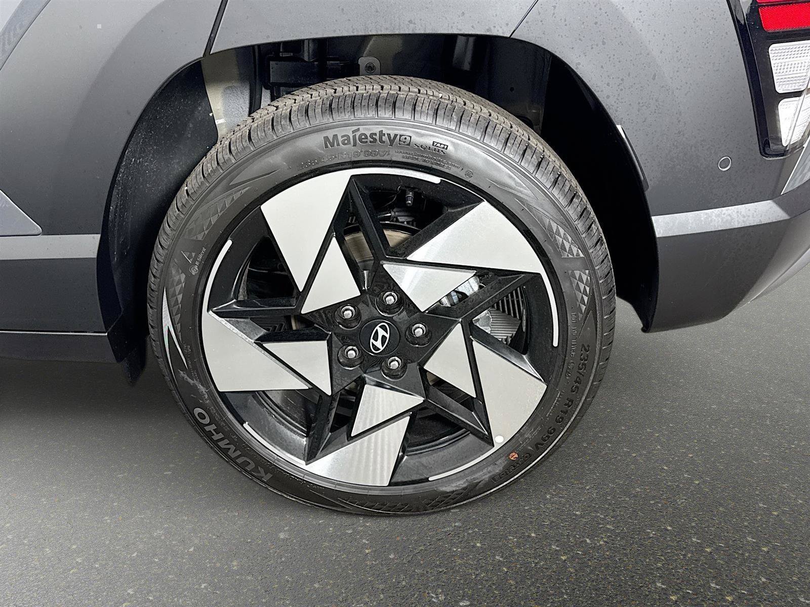 New 2026 Hyundai Kona Limited FWD image 33