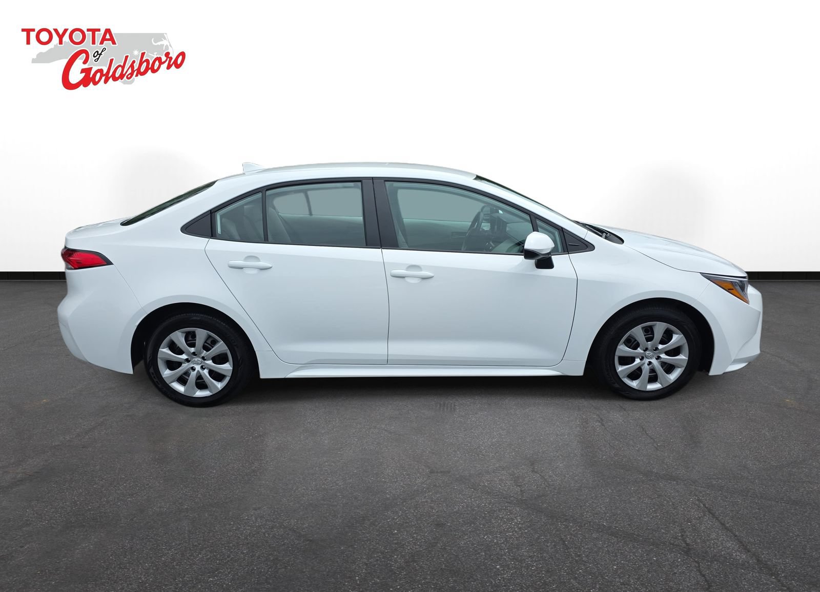 Used 2026 Toyota Corolla LE FWD image 4