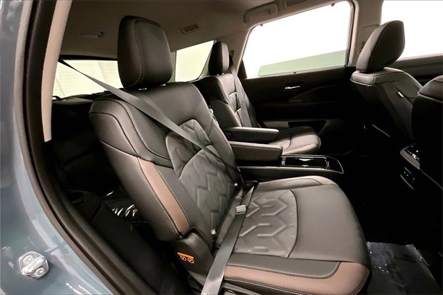 New 2026 Nissan Pathfinder Platinum image 34