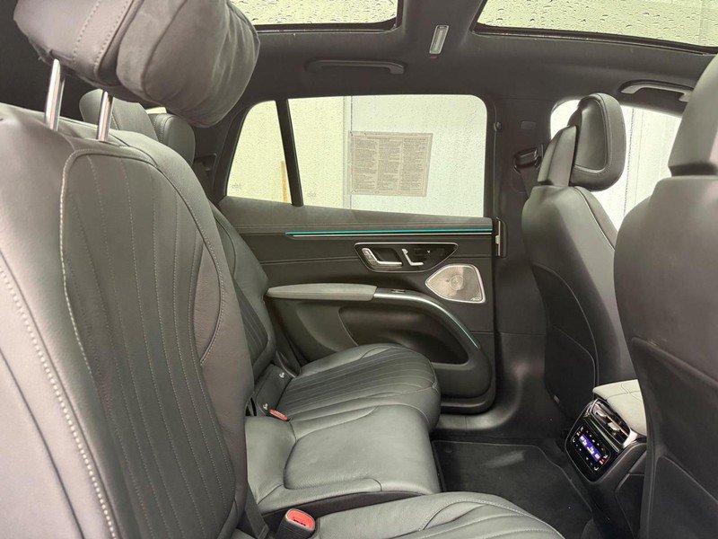 Used 2023 Mercedes-Benz EQS 580 4MATIC SUV image 8
