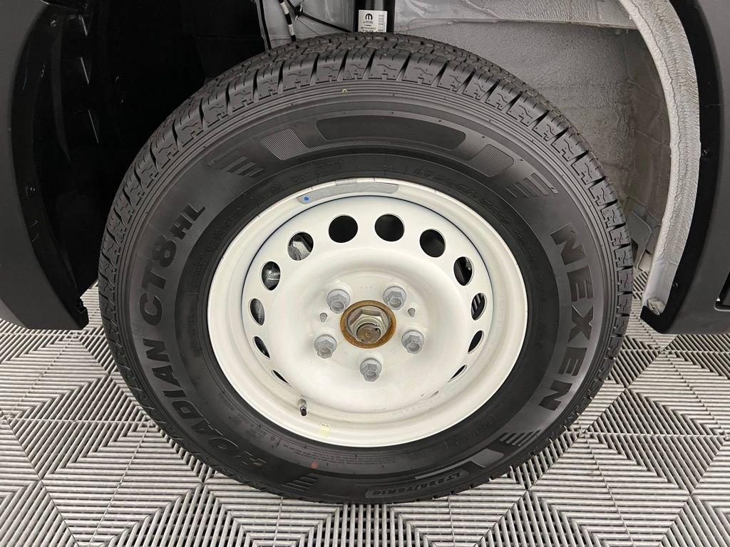 Used 2025 RAM ProMaster 2500 w/ Storage Group image 12