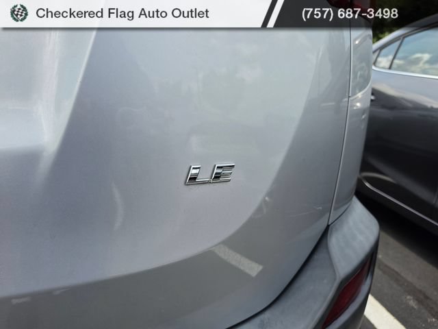 Used 2015 Toyota RAV4 LE FWD image 9
