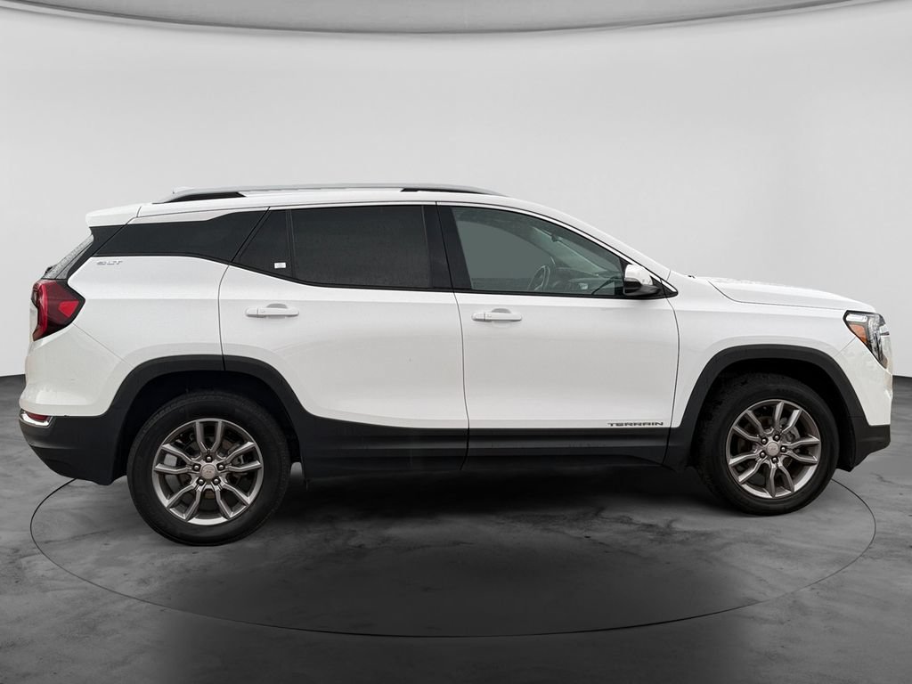 Used 2024 GMC Terrain SLT AWD/4WD image 11
