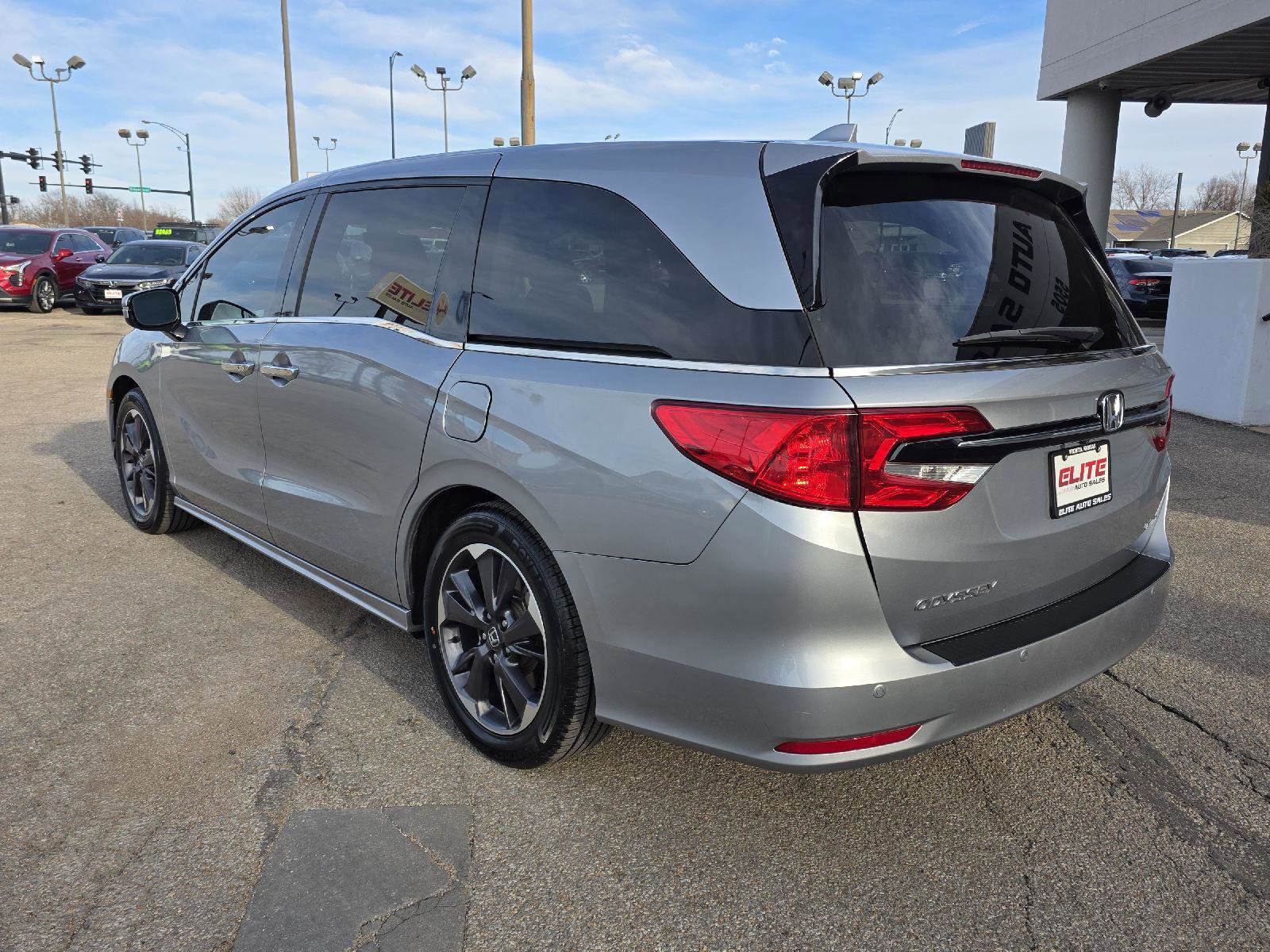 Used 2023 Honda Odyssey Elite image 7
