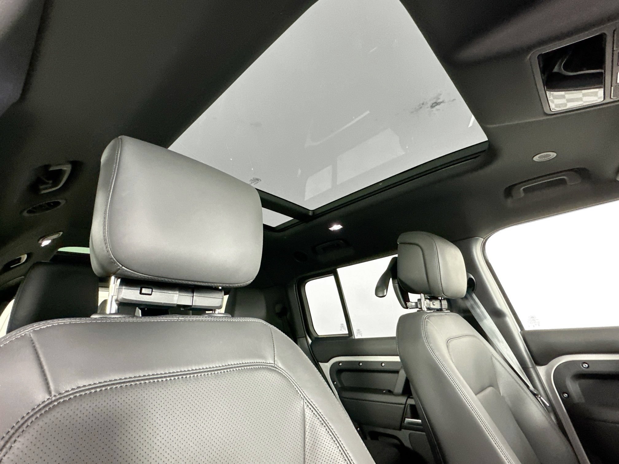 New 2026 Land Rover Defender 130 X-Dynamic SE AWD/4WD image 20