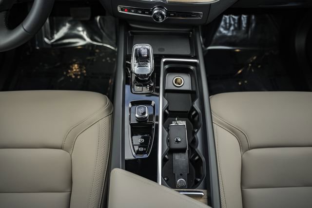 New 2026 Volvo XC60 T8 Plus w/ Protection Package Premier image 27