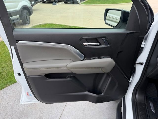 Used 2024 Chevrolet Colorado ZR2 w/ Technology Package AWD/4WD image 8