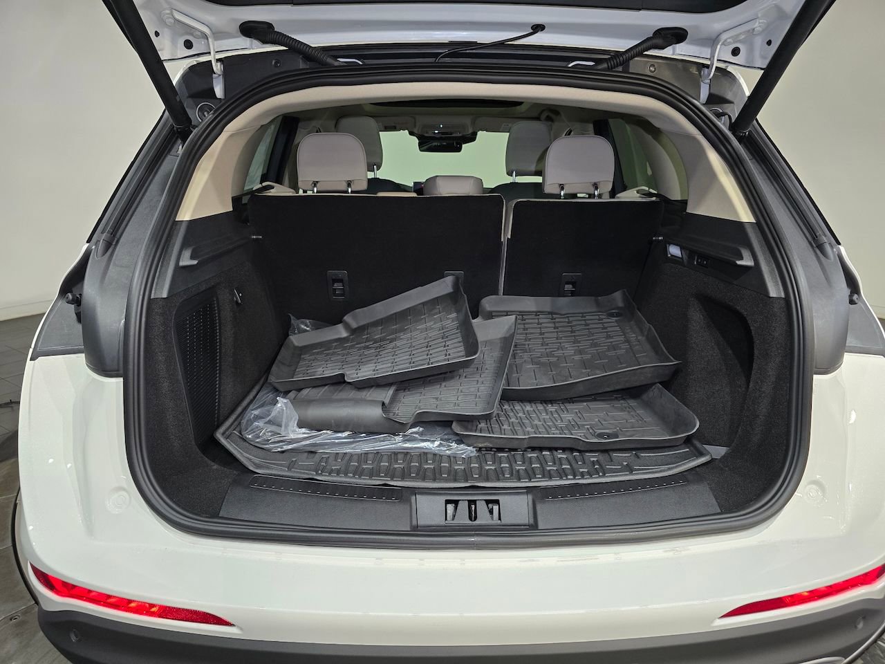 New 2026 Lincoln Corsair Reserve AWD/4WD image 32