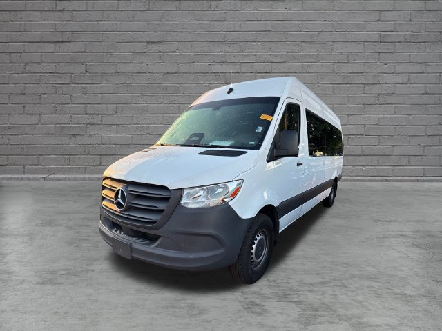 Used 2025 Mercedes-Benz Sprinter 2500 image 9