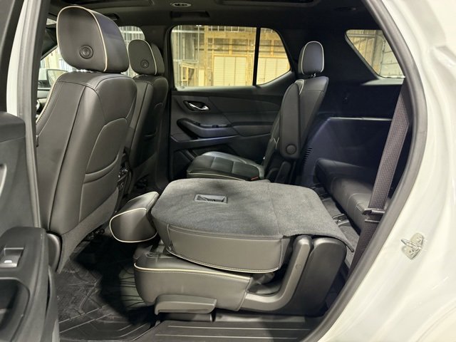 Used 2023 Chevrolet Traverse Premier image 34