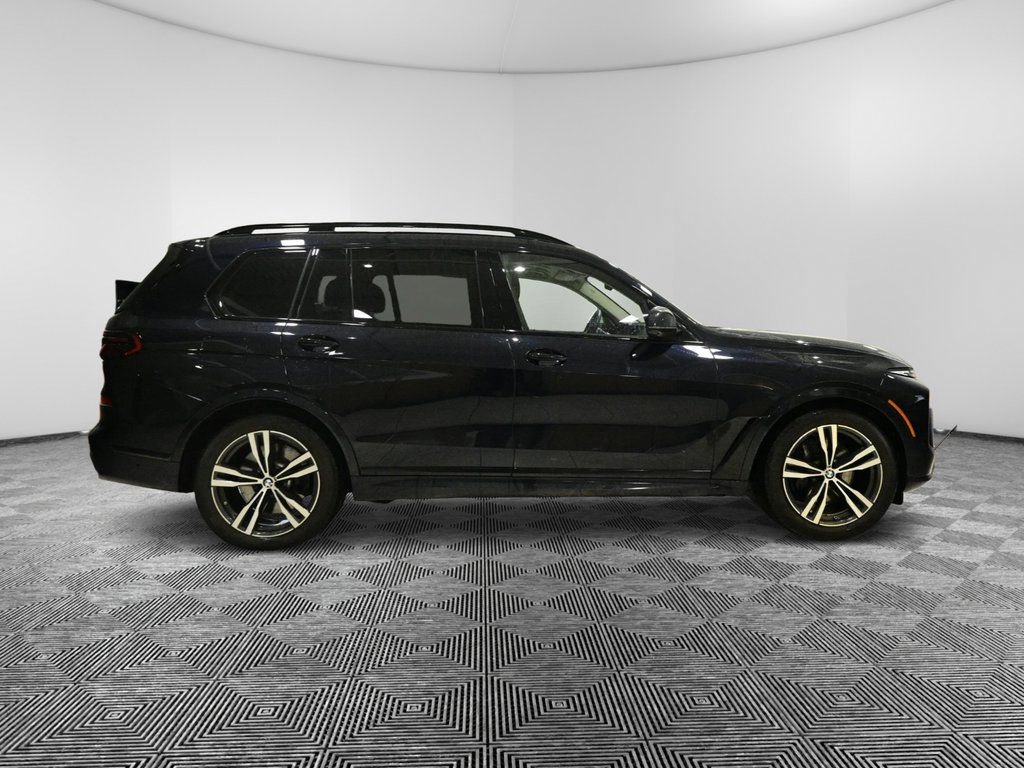 Used 2025 BMW X7 M60i image 6