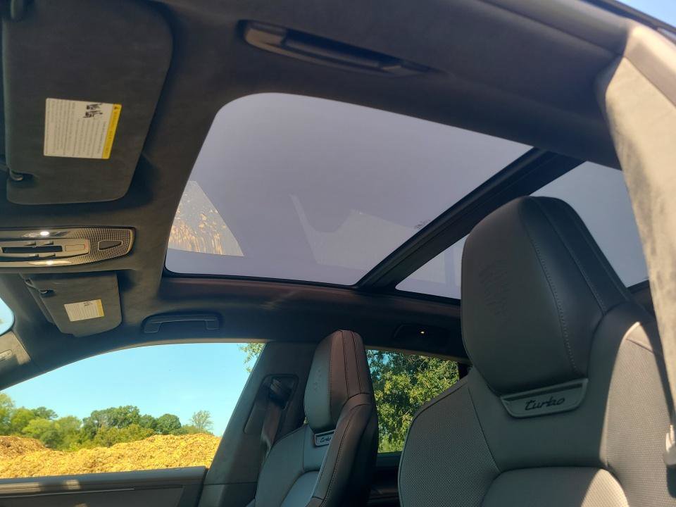New 2026 Porsche Cayenne Turbo Electric AWD/4WD image 19