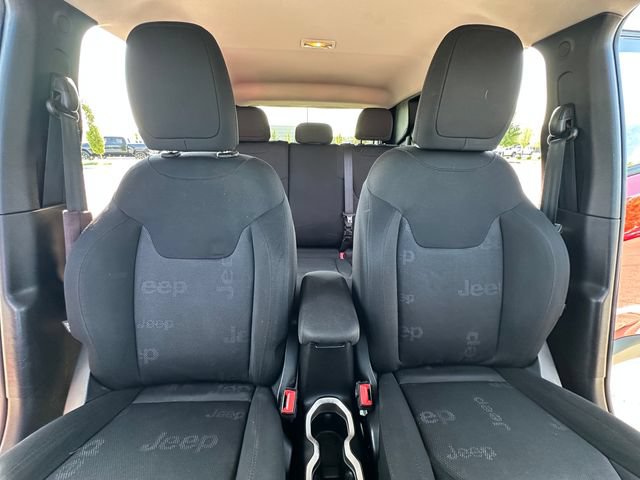 Used 2015 Jeep Renegade Latitude w/ Trailer Tow Group AWD/4WD image 37