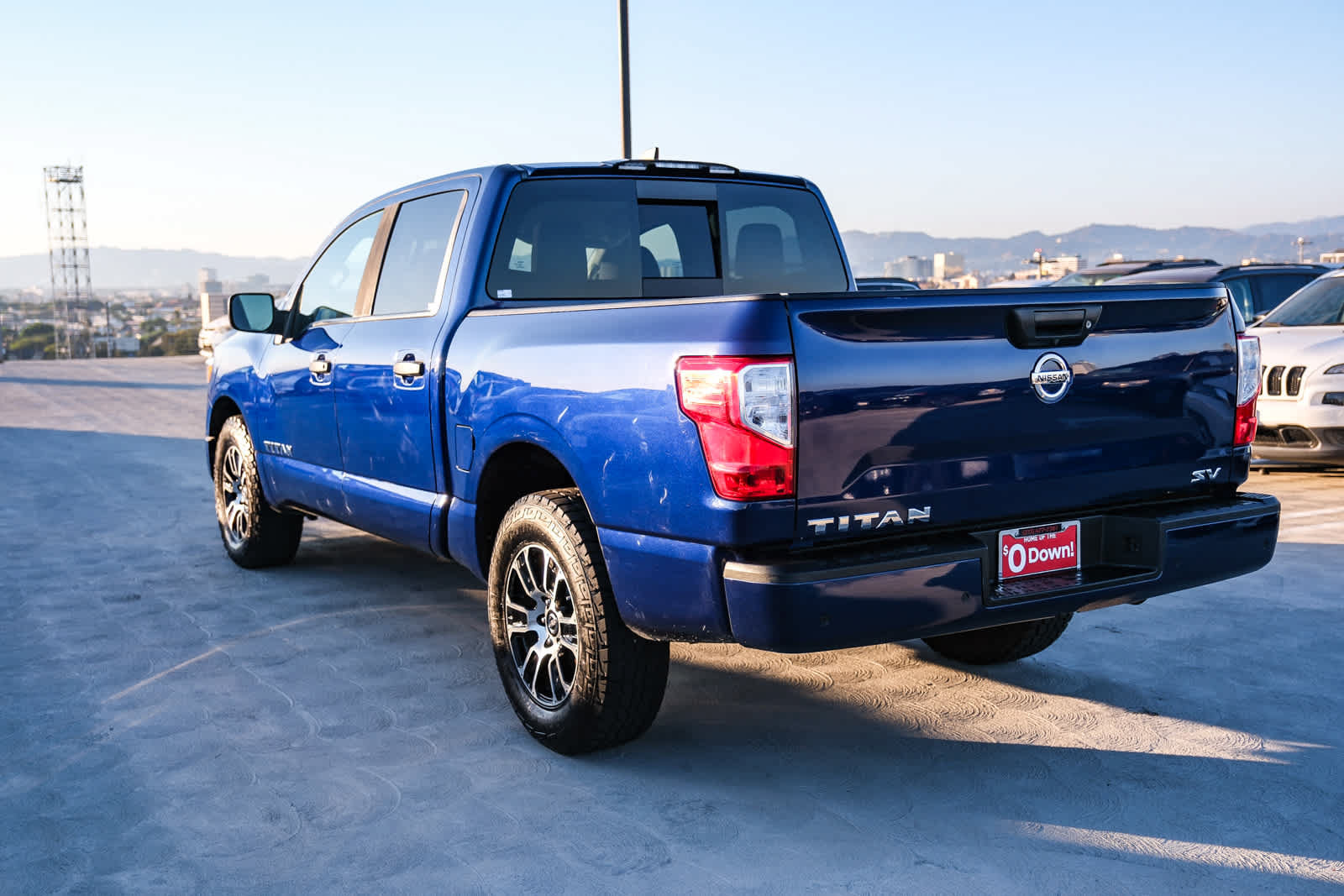 Used 2022 Nissan Titan SV RWD image 6
