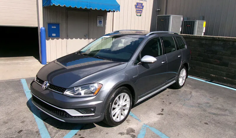 Used 2017 Volkswagen Golf Alltrack AWD/4WD image 3