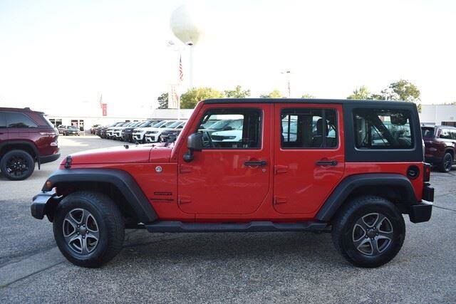 Used 2018 Jeep Wrangler Unlimited Sport w/ Connectivity Group AWD/4WD image 3