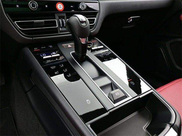 New 2026 Porsche Macan image 11