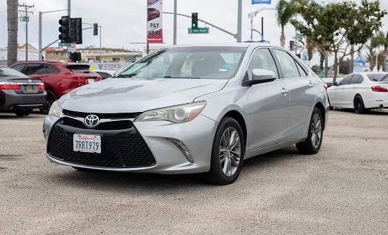 Used 2016 Toyota Camry SE image 5