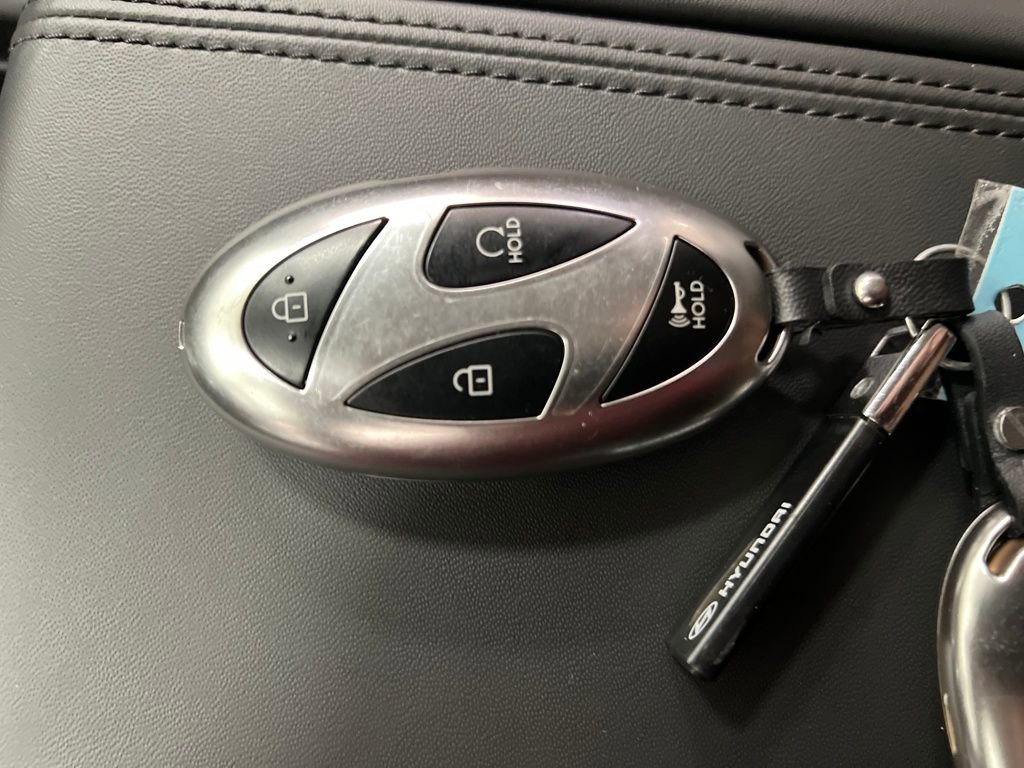 Used 2025 Hyundai Santa Fe SEL image 32