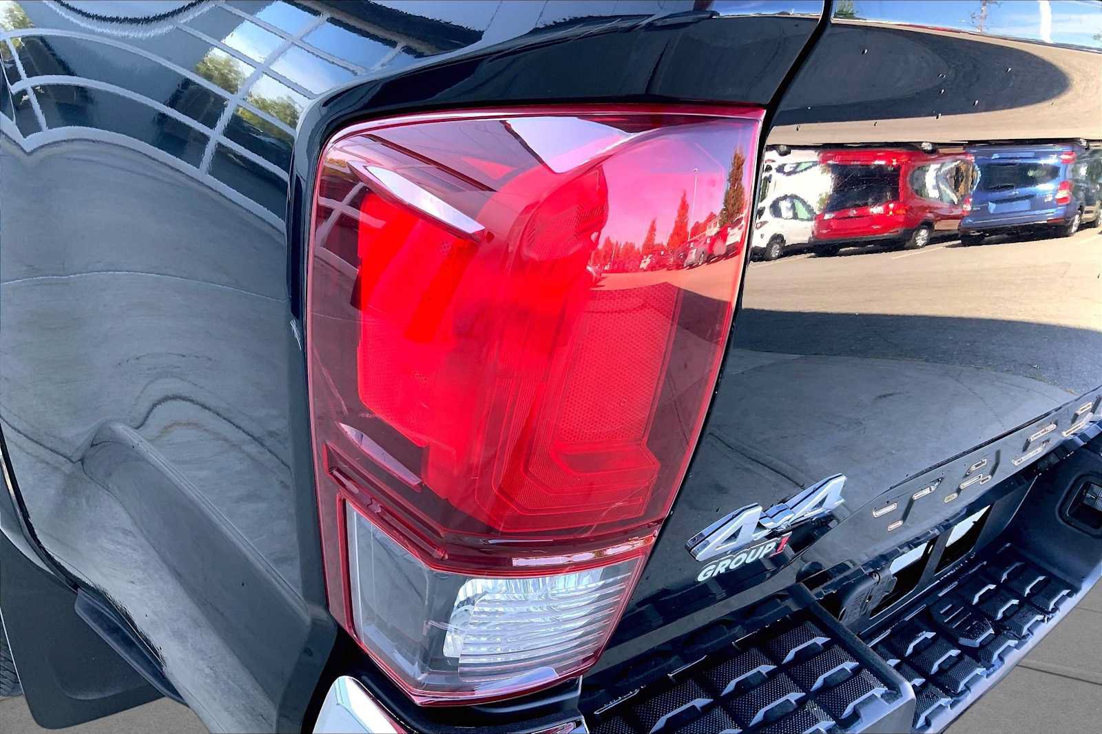 Used 2019 Toyota Tacoma SR5 AWD/4WD image 27