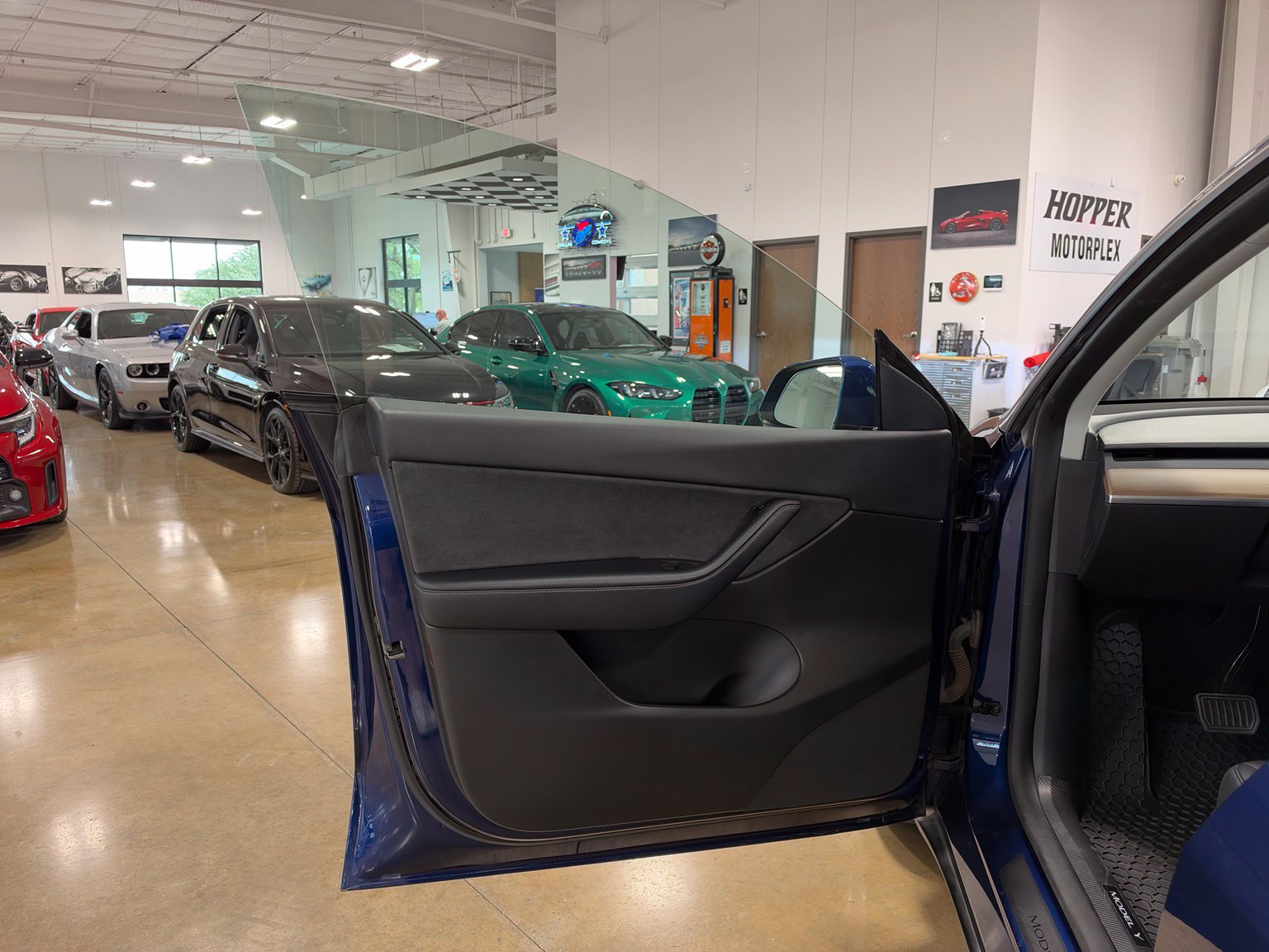 Used 2022 Tesla Model Y Long Range AWD/4WD image 10