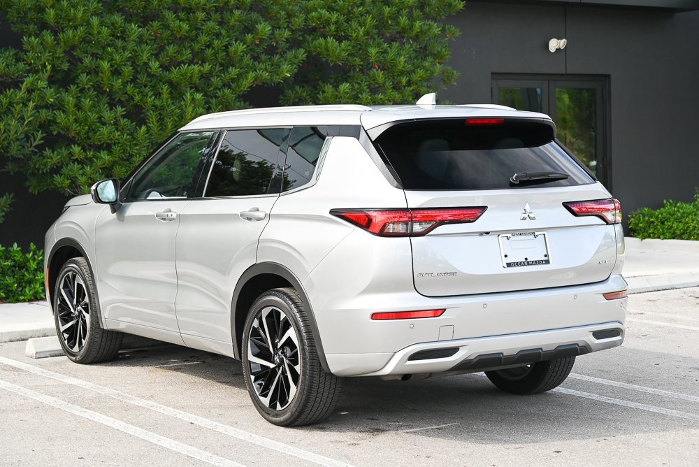 Used 2024 Mitsubishi Outlander SEL image 6